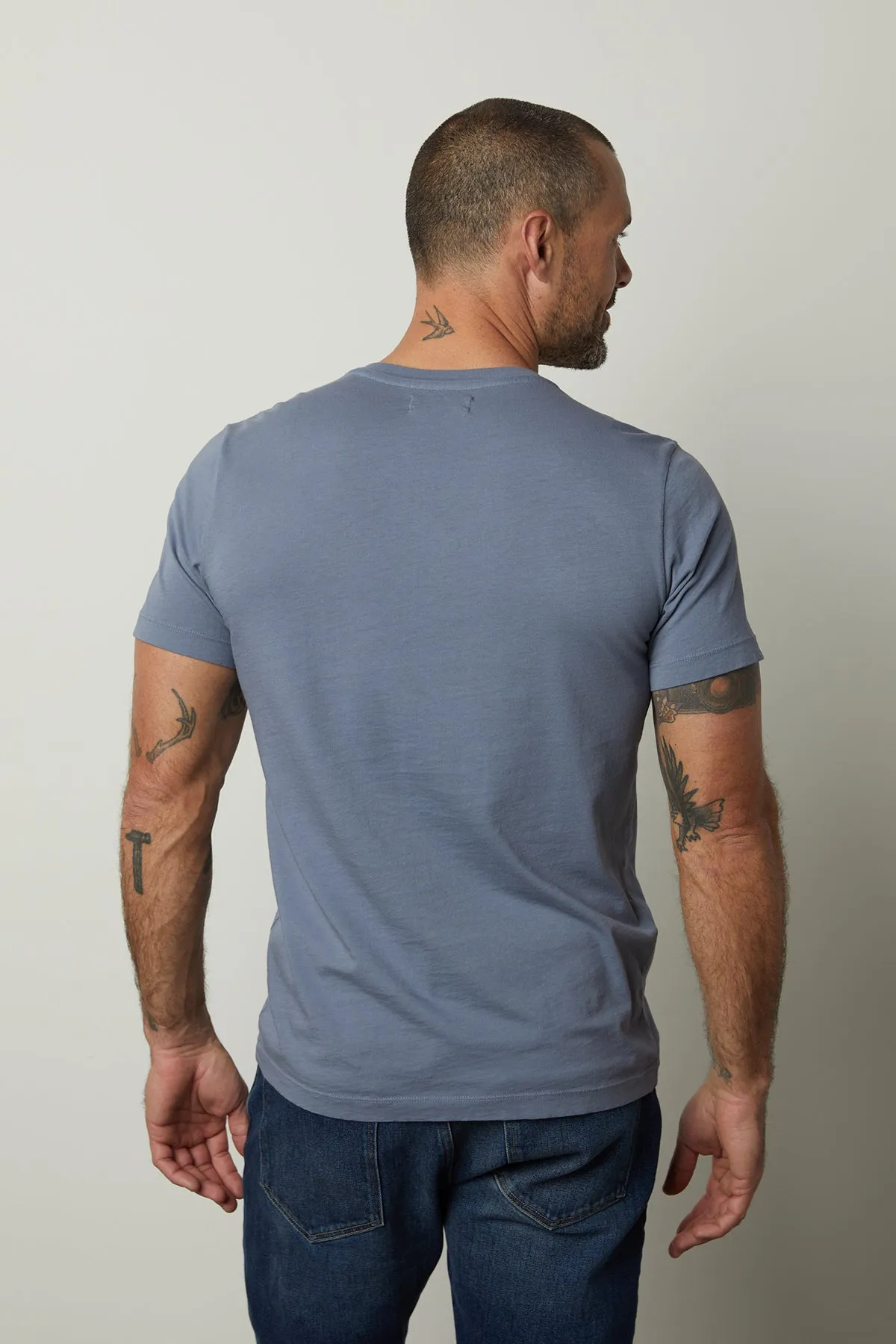 MARSHALL V-NECK TEE