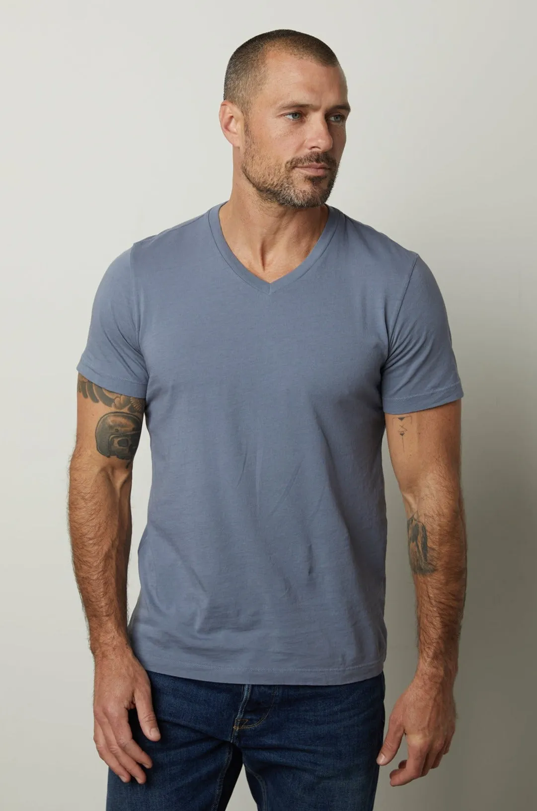 MARSHALL V-NECK TEE