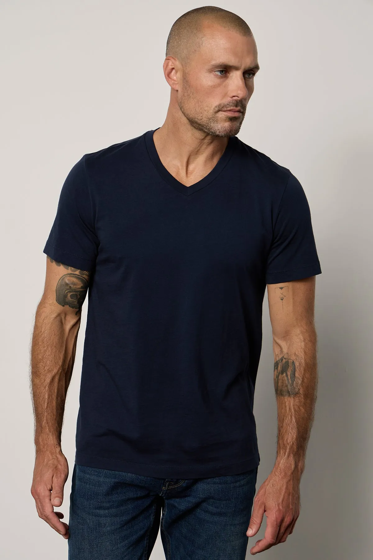 MARSHALL V-NECK TEE