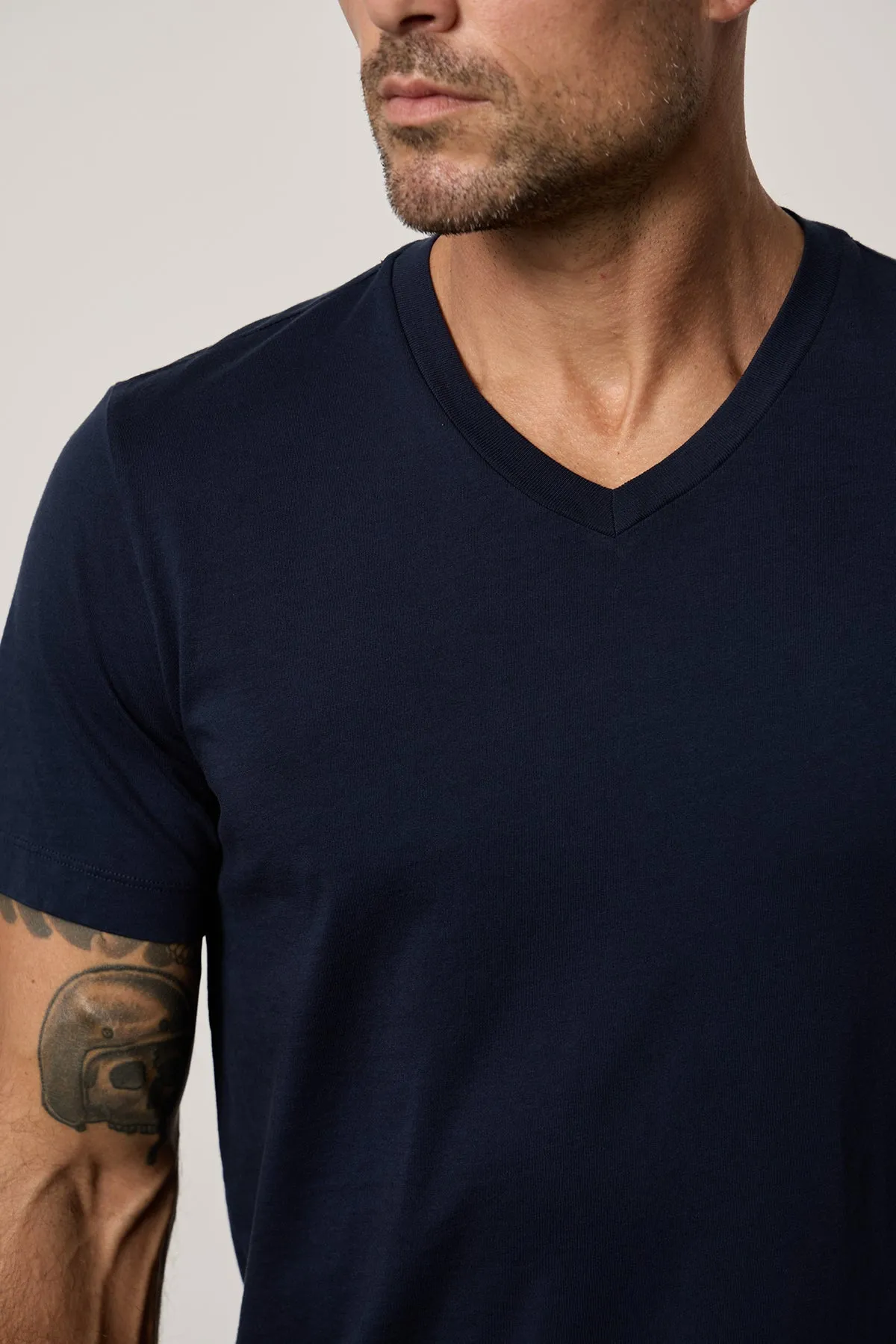 MARSHALL V-NECK TEE