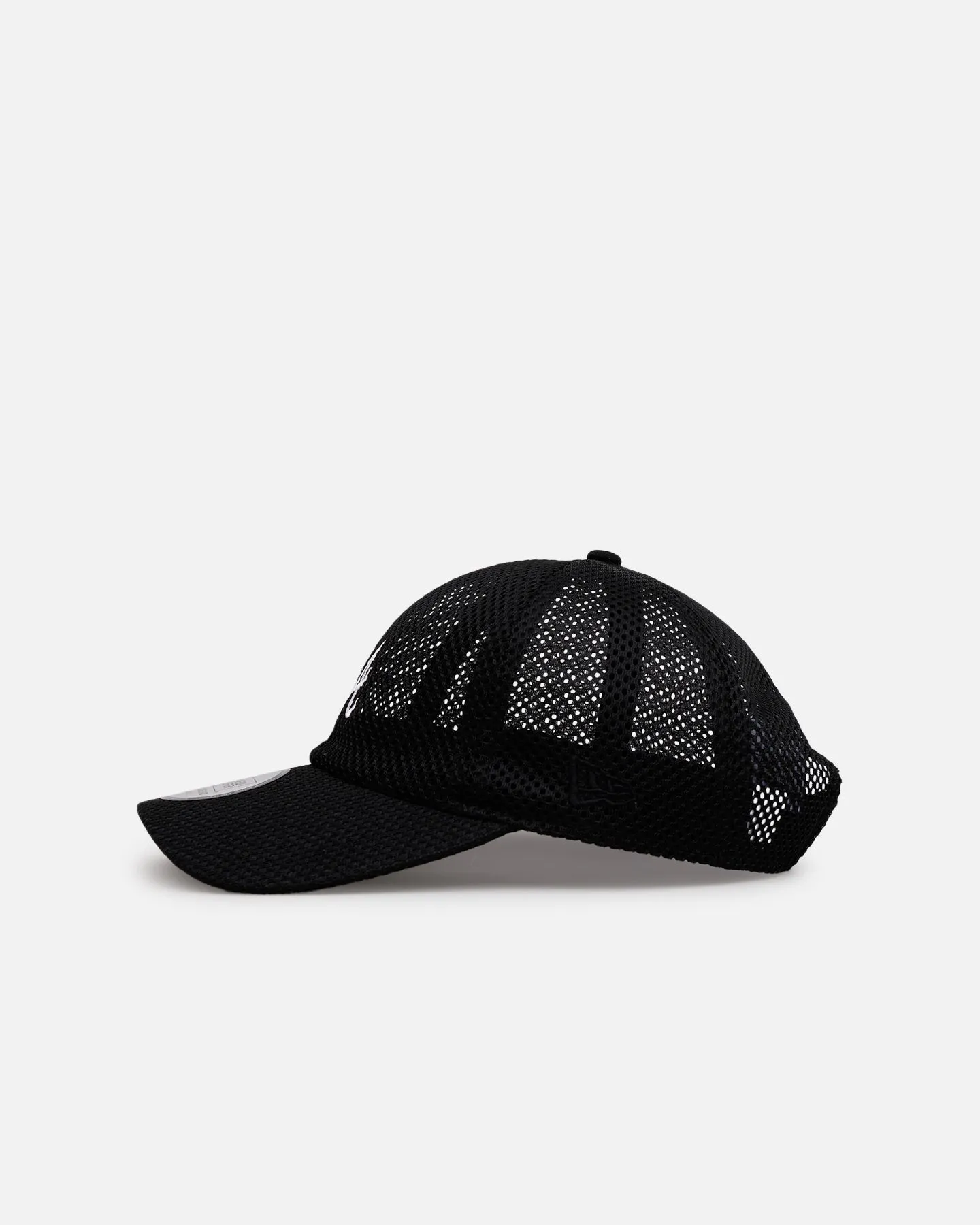 New Era Atlanta Braves 'Black Mesh' Casual Classic Strapback Black