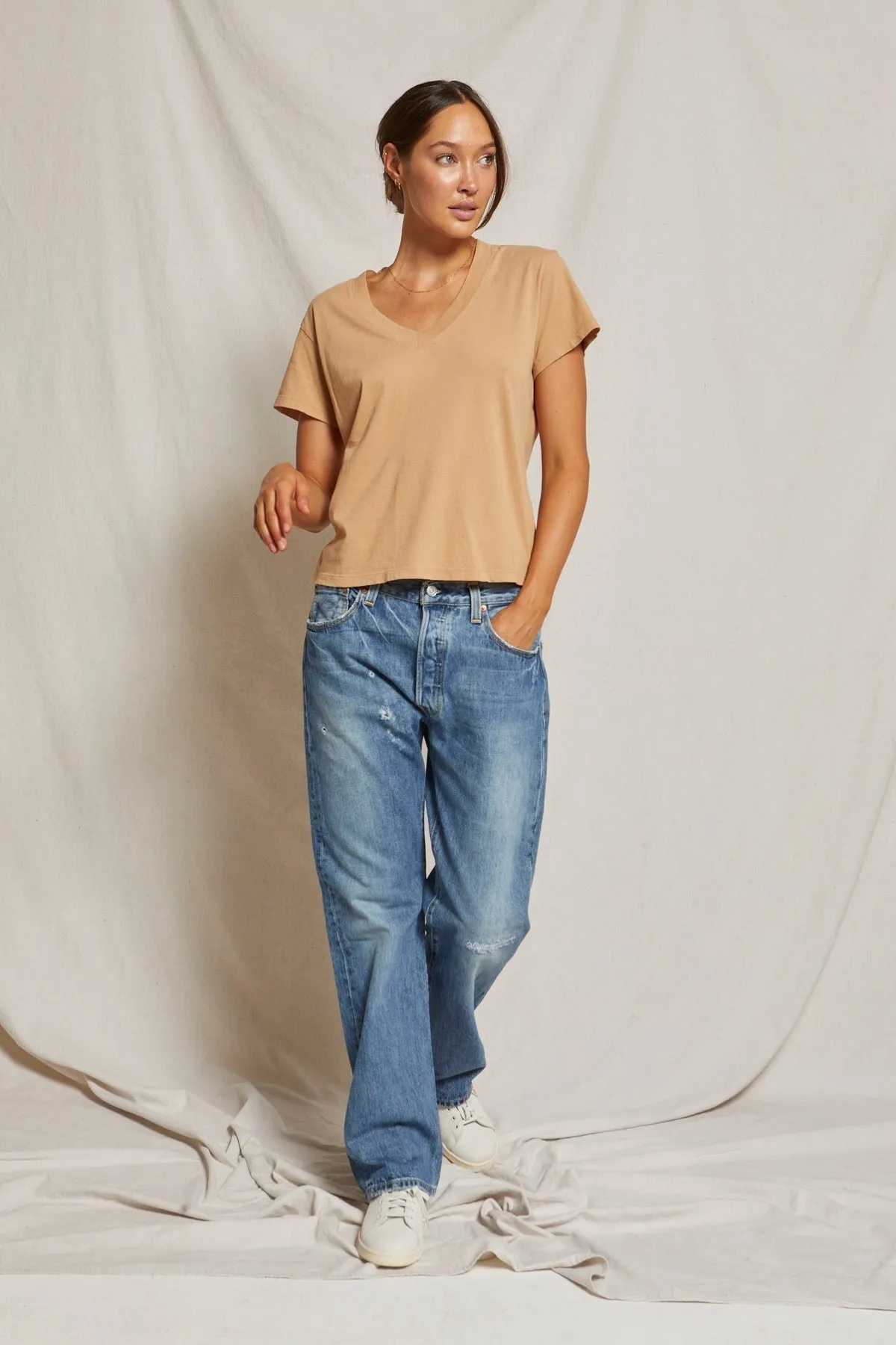 Perfect White Tee Hendrix Cotton Boxy V Neck Tee in Dune