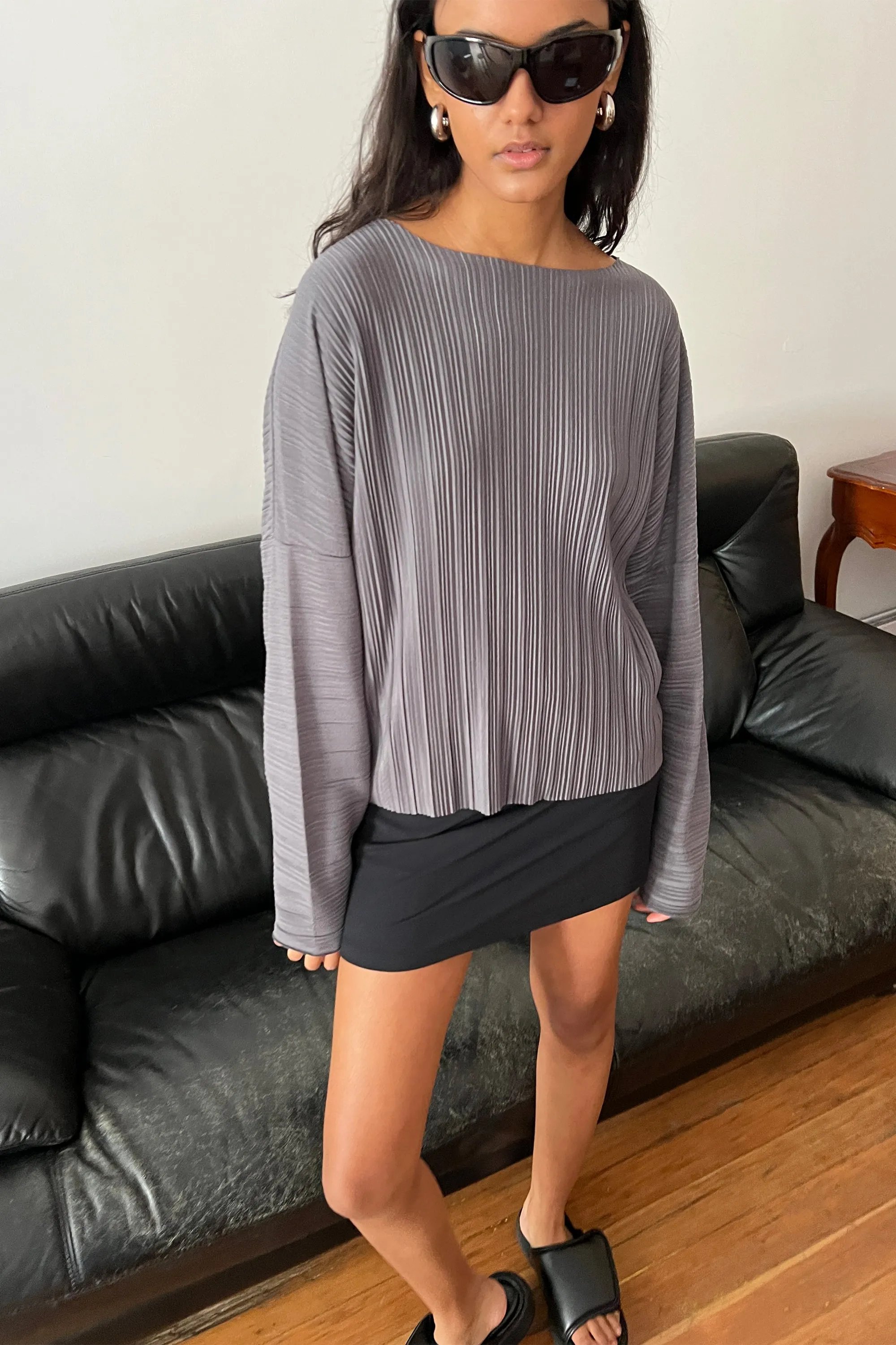 PLEATED FLOWY TOP